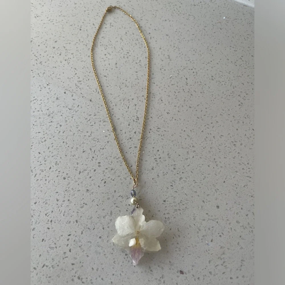 Handcrafted Real Orchid Necklace - Picture 4 of 4